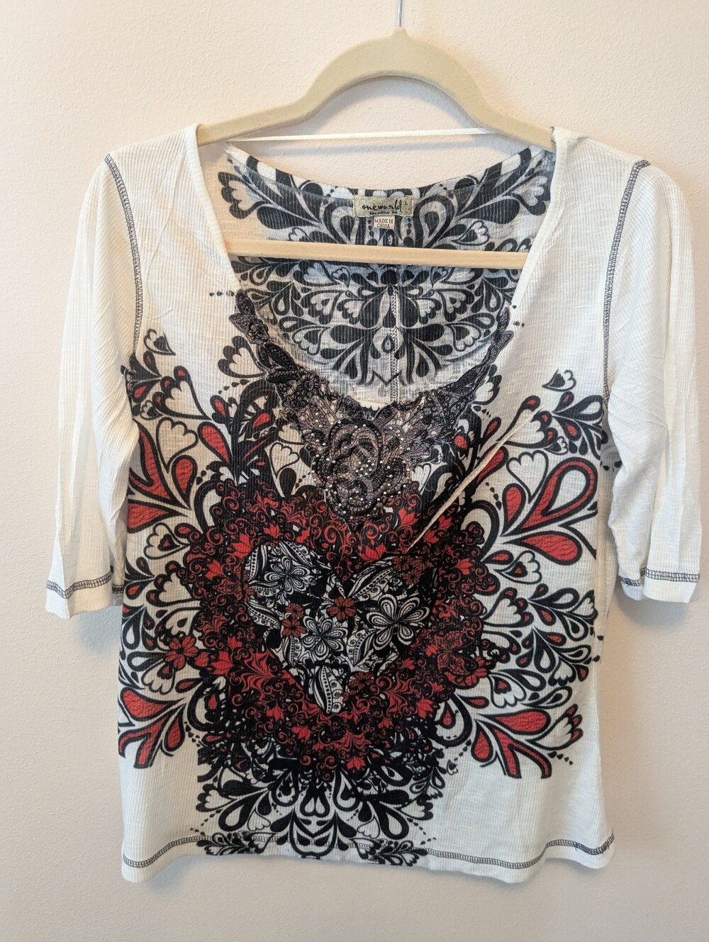 Women’s White Scoop Neck Top with Red & Black Heart Print
